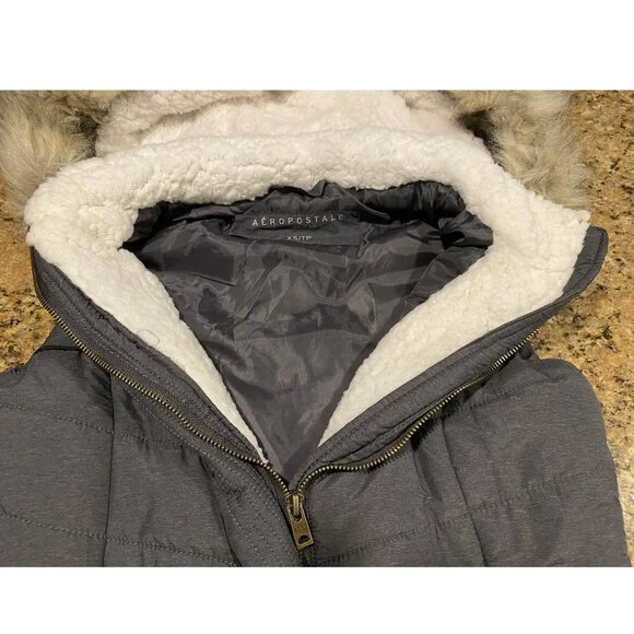 Aeropostale Gray Hooded Puffer Vest - Size XS - Picture 5 of 11